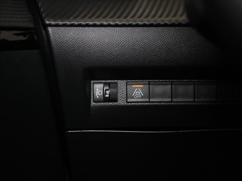 Peugeot 208 1,2 PTech 74kW AT 37tkm. - fotka 17 z 21