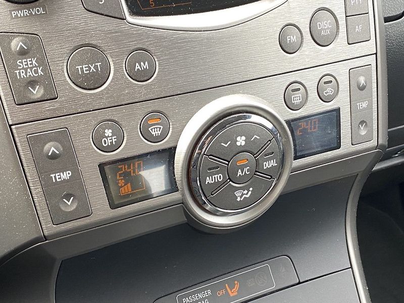 Toyota Verso 2.0D, ČR, Sol, 2x kola - fotka 13 z 15
