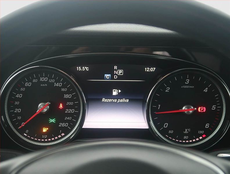 Mercedes-Benz Třídy E (2017) E 220 d, Automat, Kůže, Navi - fotka 11 z 16