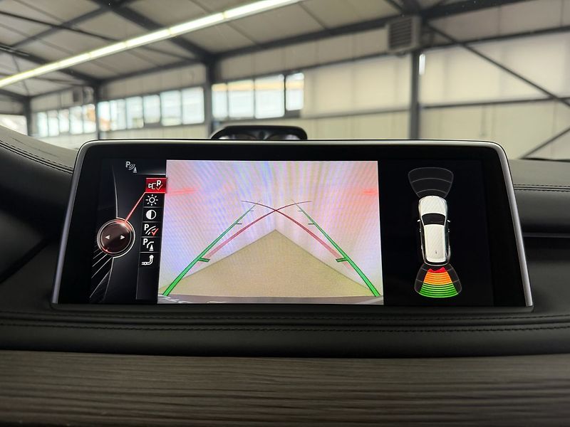 BMW X5 40d xDrive INDIVIDUAL, PANO, B - fotka 13 z 31