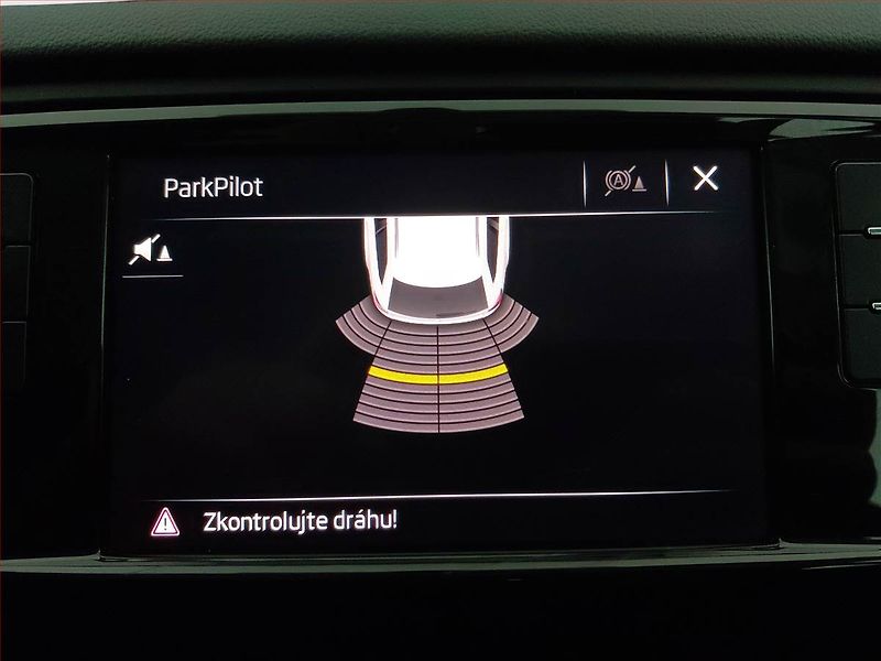 Škoda Octavia (2019) Elegance 1.6 TDI, Tempomat - fotka 18 z 18