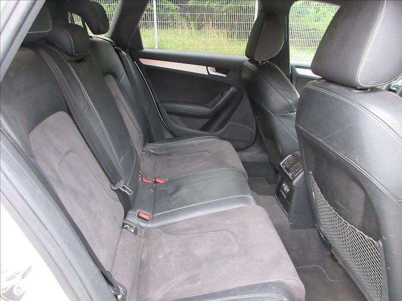 Audi A4 2,0 TFSi 155Kw S-Line, 4x4, VA - fotka 16 z 23