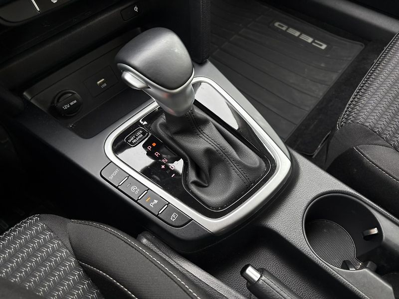Kia Ceed 1.5 T-GDi 117kW DCT TOP - fotka 21 z 21