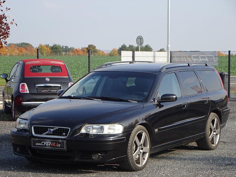 Volvo V70 2.5T 220kW R AWD AUTOMAT - fotka 1 z 32