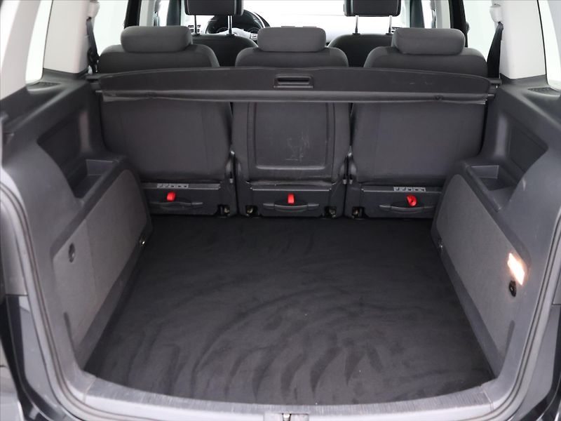 Volkswagen Touran 2,0 TDI 103kW Highline Tažné - fotka 10 z 27