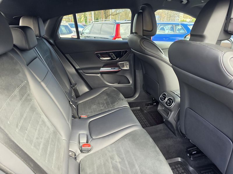 Mercedes-Benz GLC 220CDI 4x4 AMG Burmaster Tz - fotka 12 z 25