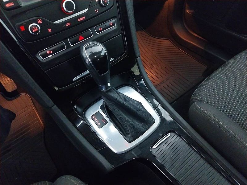 Ford Mondeo (2010) 2.0 TDCi, Automat, Tažné - fotka 13 z 20