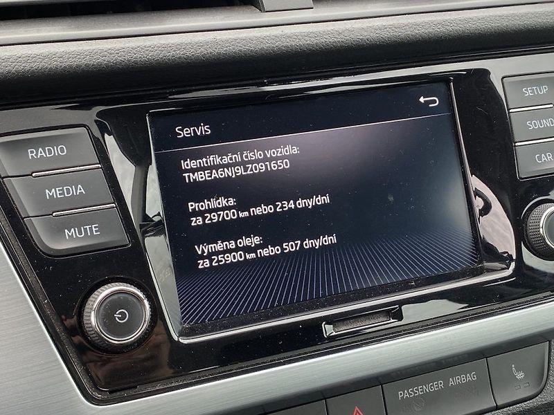 Škoda Fabia 1.0MPi, ČR, manual, 2x kola - fotka 12 z 16