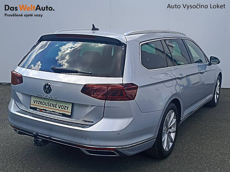 Volkswagen Passat (2023) 2.0 TDI 4x4 147kW Webasto Tažn - fotka 2 z 35