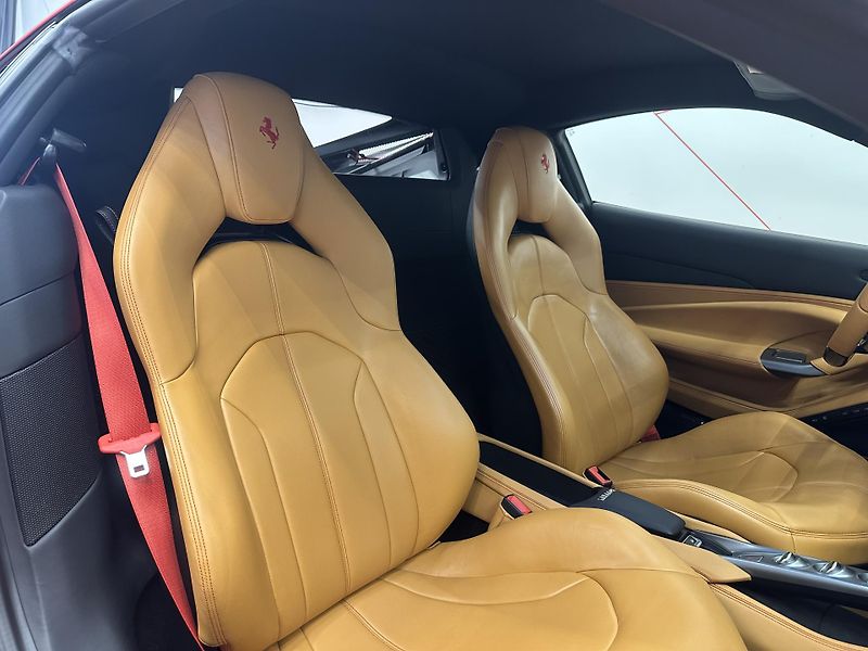 Ferrari F8 (2020) Tributo*360*LIFT*QUIO*TOP SPEC - fotka 9 z 13