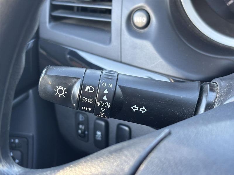 Mitsubishi Lancer 1,6 i 86kW Inform ČR 2xKOLA - fotka 23 z 28