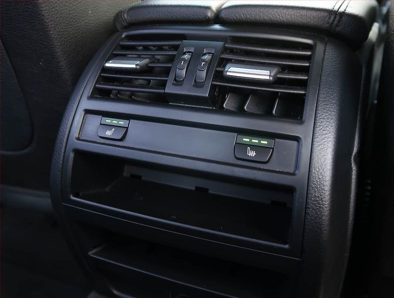 BMW Řada 5 (2012) 520d, Automat, Navi, Xenony - fotka 21 z 21