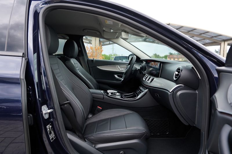 Mercedes-Benz Třídy E 350d AMG/kůže/AT/Led - fotka 25 z 40