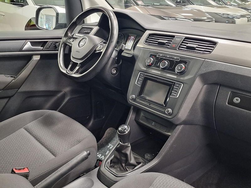Volkswagen Caddy (2018) - fotka 33 z 62