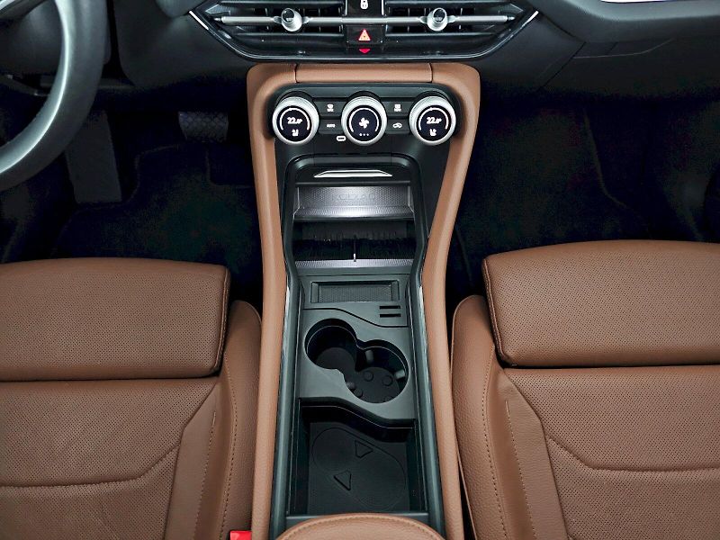 Škoda Kodiaq (2025) 2.0TDI 142kW 4X4 EXCLUSIVE SEL - fotka 25 z 35
