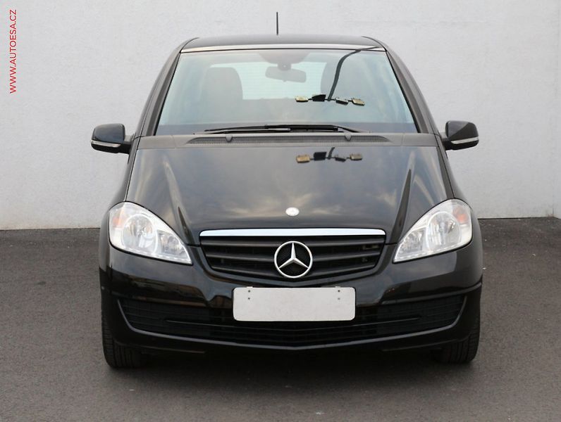 Mercedes-Benz Třídy A (2011) 1.5i A160, Výhřev sed, +kola - fotka 2 z 3