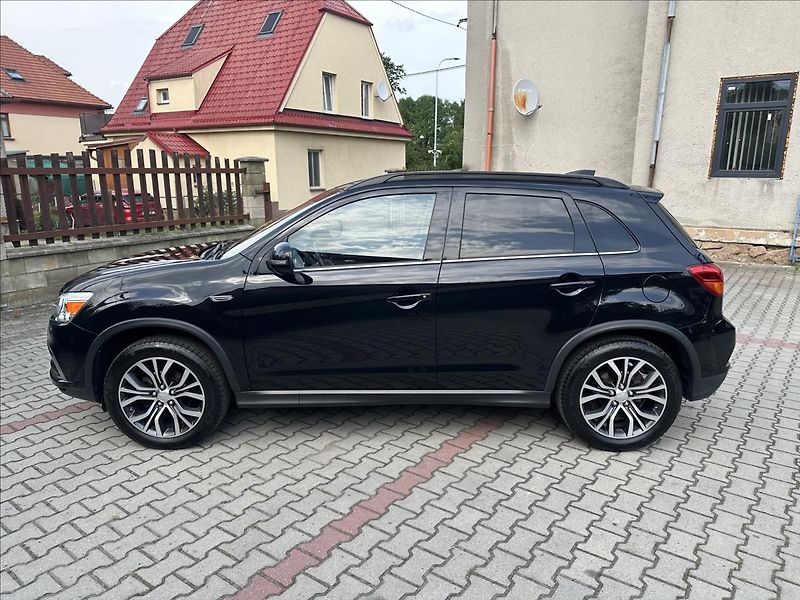 Mitsubishi ASX 1,6 EDITION 100+ TOP - fotka 8 z 27