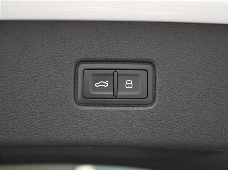 Audi Q7 3,0 50TDi S-Line 7-míst B&O ČR - fotka 25 z 31