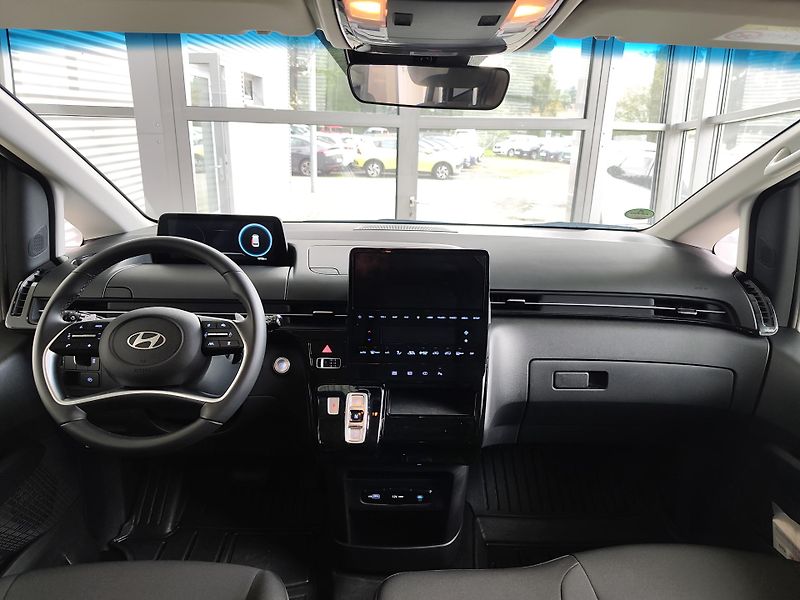 Hyundai Staria (2026) 1.6T-GDi 117kW HEV Comfort - fotka 11 z 22