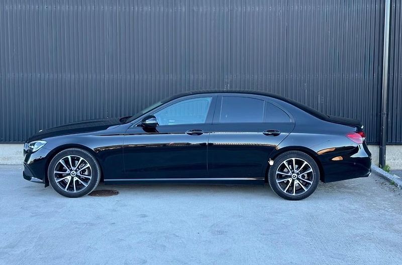 Mercedes-Benz Třídy E 220 d Avantgarde Kamera  - fotka 8 z 19