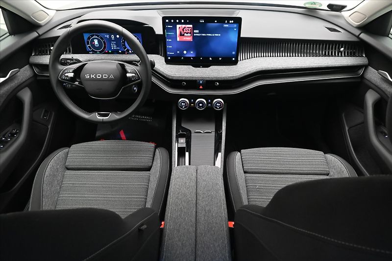 Škoda Superb 1,5 TSI 110kW DSG Selection Zá - fotka 15 z 33
