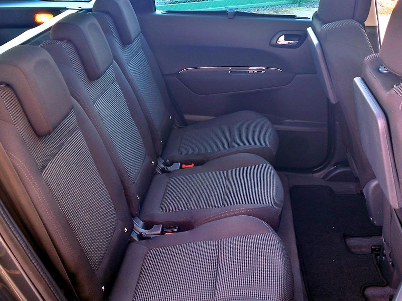 Peugeot 5008 1,6THP SW *DIGIKLIMA* - fotka 28 z 48