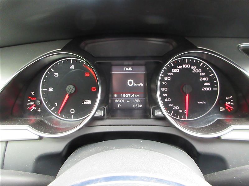 Audi A5 3,0 TDi 4x4 Navi S-Line B&O - fotka 24 z 38