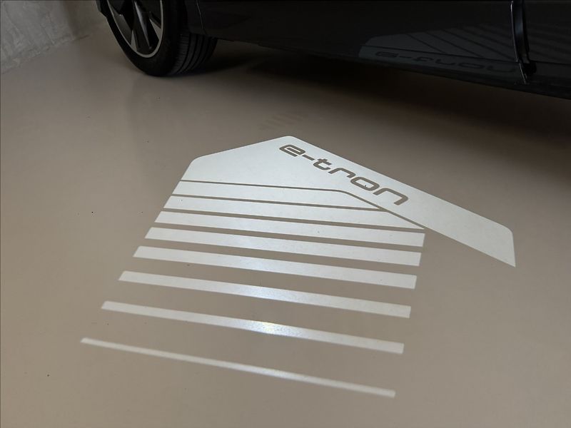 Audi Q4 e-tron 35 S-Line LED HUD Kamera - fotka 44 z 45