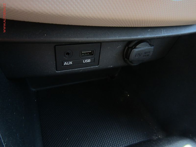 Hyundai i10 (2016) 1.0i, AC - fotka 18 z 19