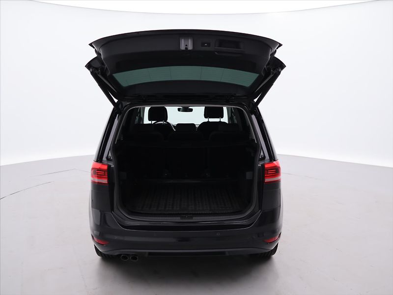 Volkswagen Touran 2,0 TDI 110kW Highline DSG DPH - fotka 8 z 33