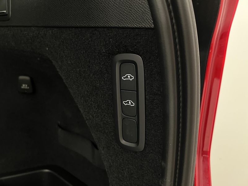 Volvo XC90 B5 AWD ULTIMATE REZERVACE - fotka 50 z 51