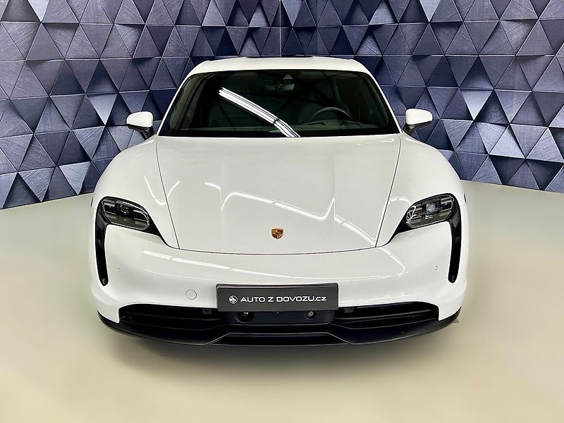 Porsche Taycan 4S PERFORMANCE, VZDUCH, BOSE - fotka 2 z 29