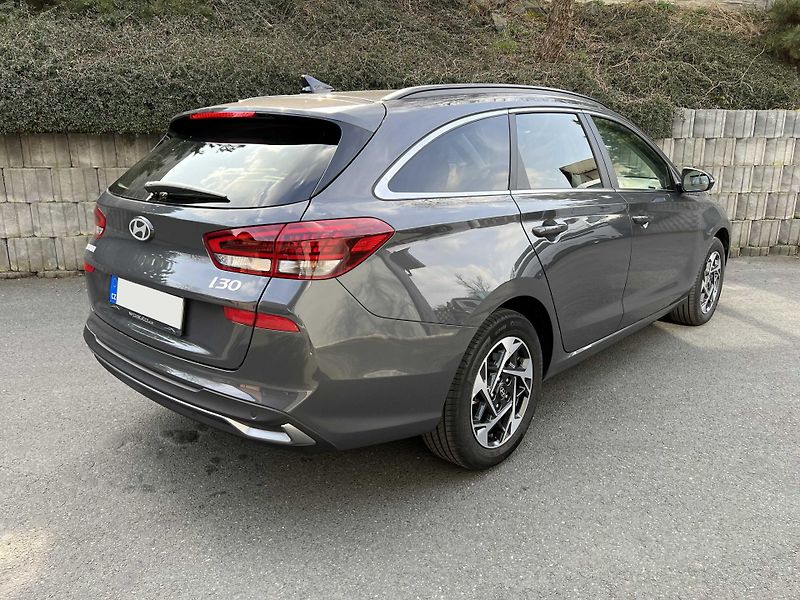 Hyundai i30 STYLE 1.5 DPI 71 kW DPH - fotka 4 z 20