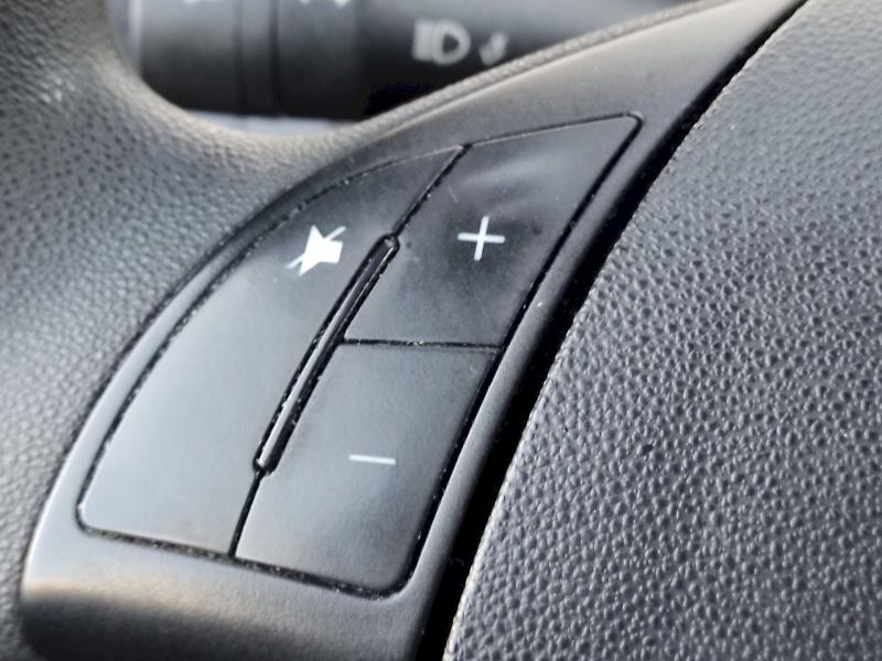 Fiat Punto (2008) 1.2 48Kw - fotka 21 z 28