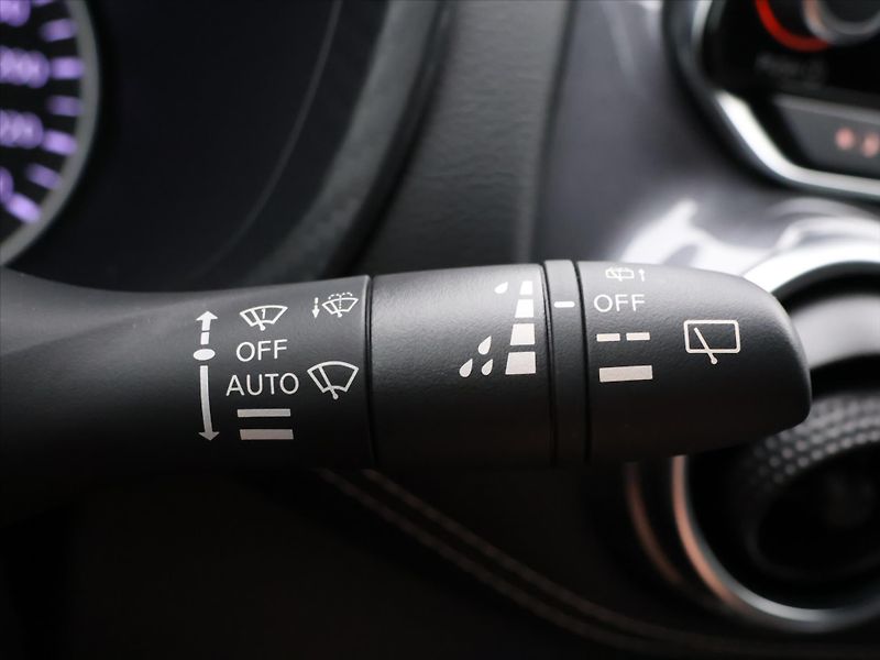 Nissan Juke 1,0 DIG-T Automat CZ Tekna DPH - fotka 20 z 37