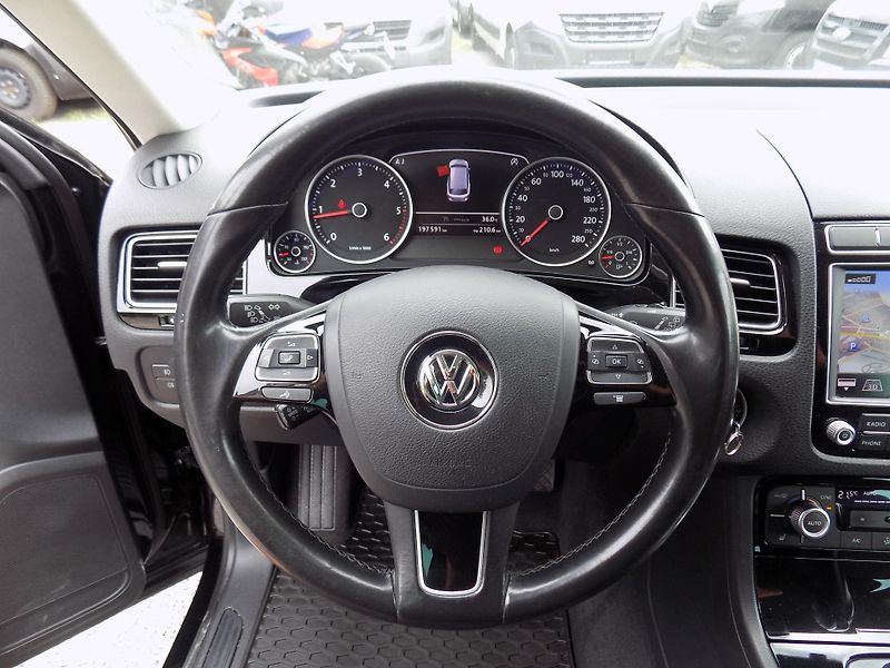 Volkswagen Touareg 3,0TDI 193 KW 4X4 DSG - fotka 37 z 51