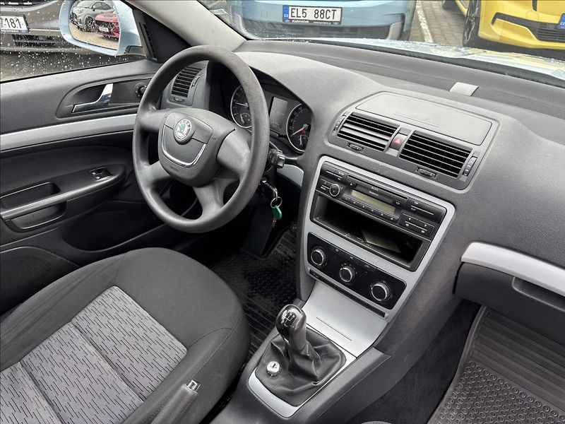 Škoda Octavia 1,9 TDI 77kW Ambiente - fotka 17 z 30