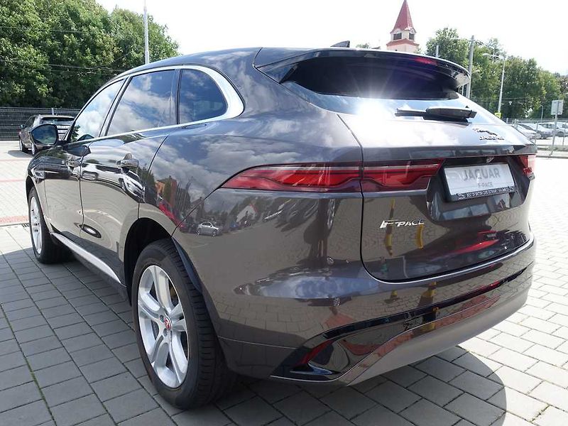 Jaguar F-Pace 2,0 R-Dynamic SE D200 4x4 - fotka 9 z 43