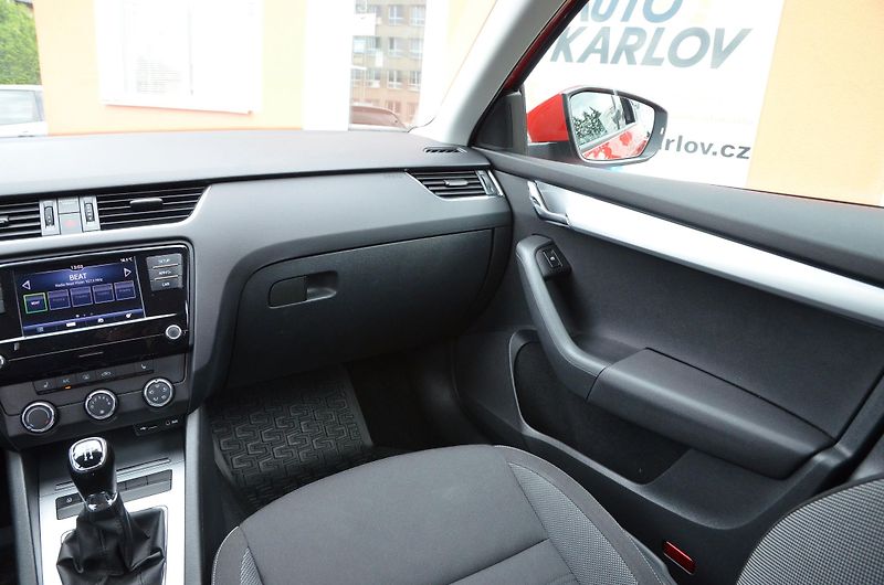 Škoda Octavia (2017) 1.6 TDi 85kW Ambition PLUS /ČR - fotka 22 z 36