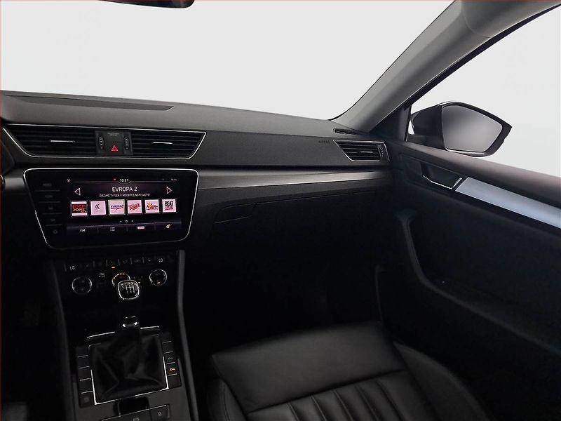 Škoda Superb (2019) Style 1.5 TSI, Kůže, Navi - fotka 8 z 16