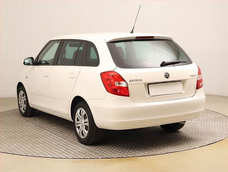 Škoda Fabia (2014) Ambition 1.6 TDI - fotka 4 z 17
