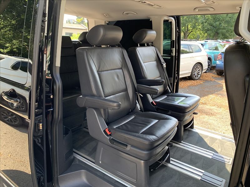 Volkswagen Multivan 2,0 TDI DSG HIGHLINE - fotka 17 z 22