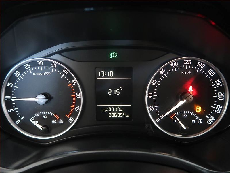 Škoda Octavia (2010) 1.9 TDI, po STK, oblíbený vůz - fotka 10 z 14