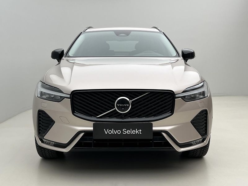 Volvo XC60 B5 AWD DARK PLUS AUT CZ - fotka 14 z 49