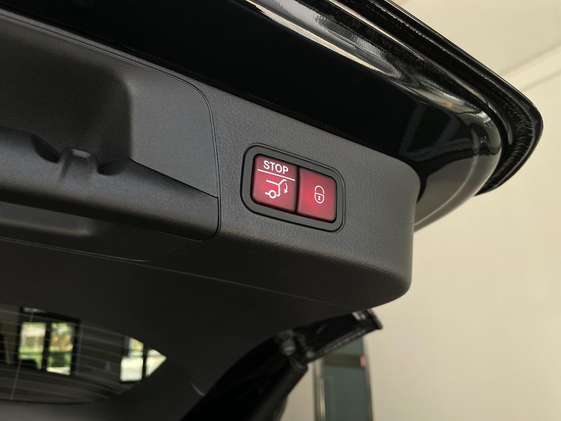 Mercedes-Benz EQB 300 4Matic - fotka 12 z 33