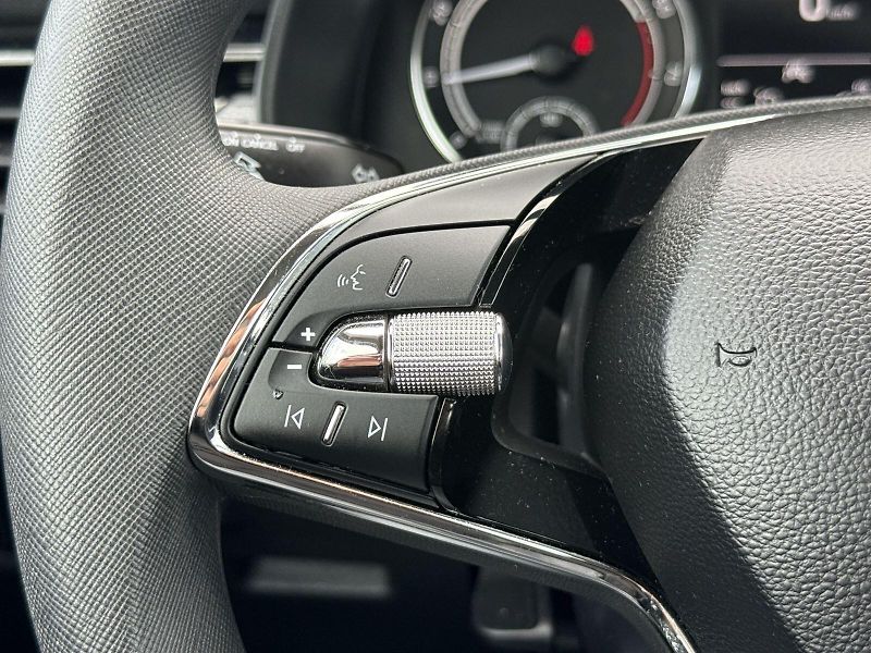 Škoda Kamiq (2023) 1.0 TSI Fresh - fotka 20 z 32
