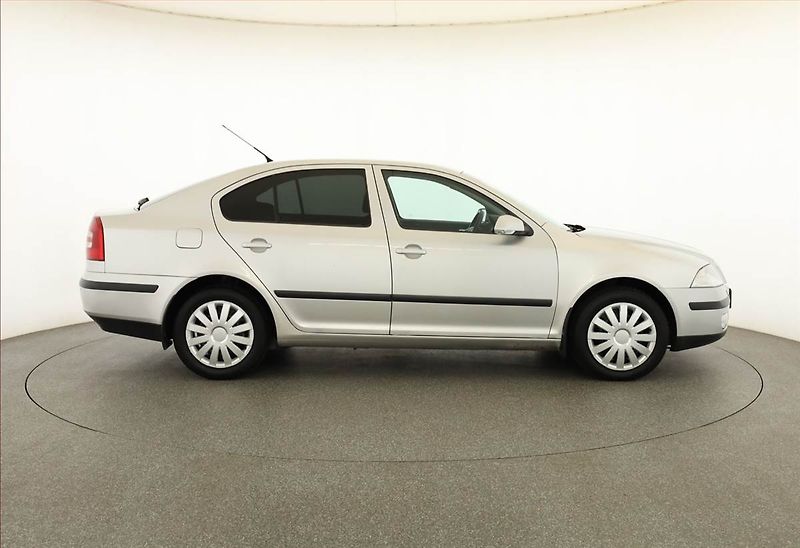 Škoda Octavia (2004) Elegance 1.9 TDI, Serv.kniha - fotka 6 z 14