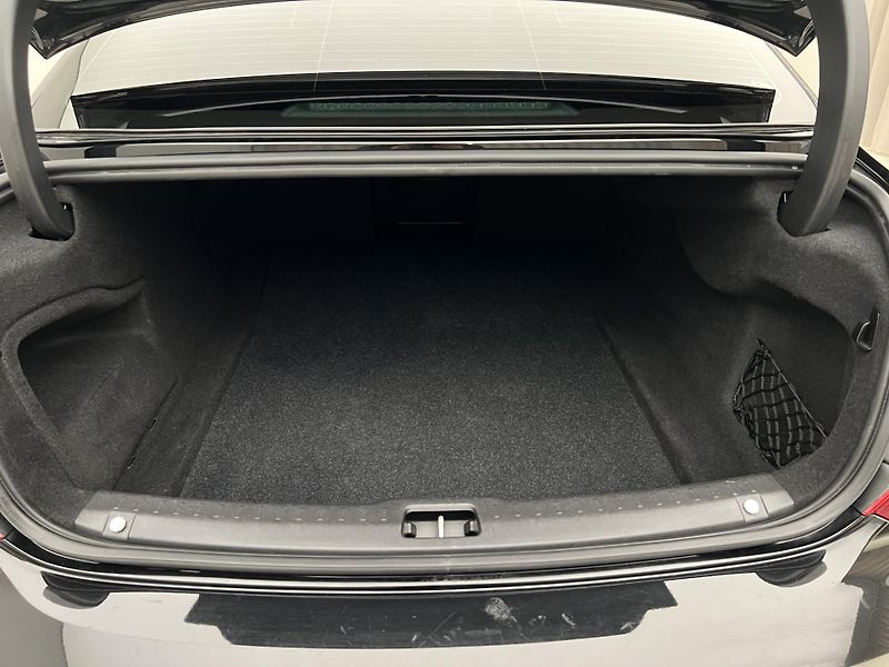 Volvo S90 D5 AWD R-DESIGN AUT - fotka 4 z 41