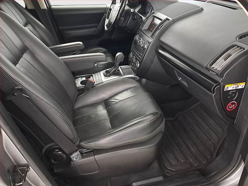 Land Rover Freelander (2013) 2.2 TD4, 4X4, Automat, Xenony - fotka 9 z 20