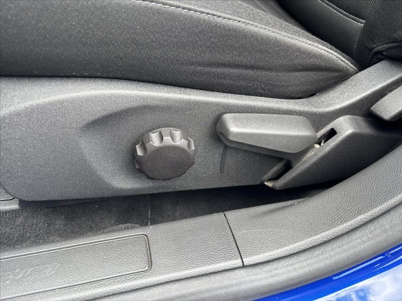Ford Mondeo 2,0 TDCi AT WEBASTO TOP STAV - fotka 11 z 39
